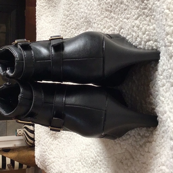NEW EXPRESSION Black Ankle Boot Side Buckel Size 7 - Picture 3 of 4